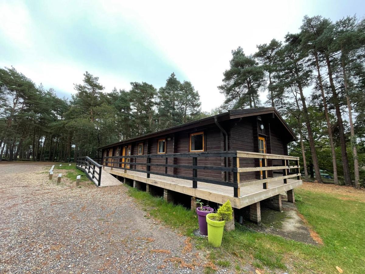 Villa Avon Tyrrell Outdoor Activity Centre à Bransgore Extérieur photo