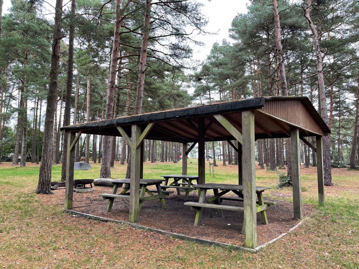 Villa Avon Tyrrell Outdoor Activity Centre à Bransgore Extérieur photo