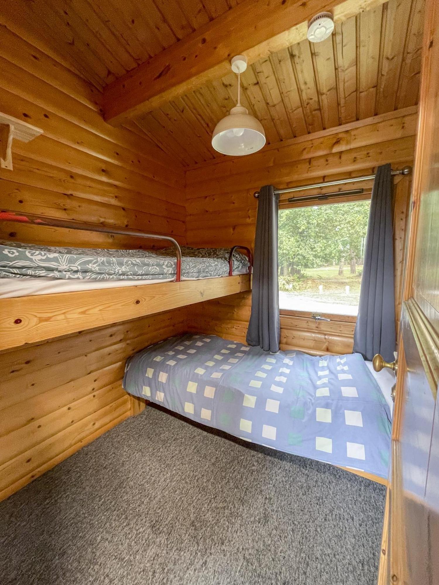 Villa Avon Tyrrell Outdoor Activity Centre à Bransgore Extérieur photo